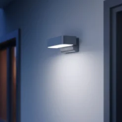 Aplique de exterior con sensor inteligente STEINEL L 800 SC, color antracita