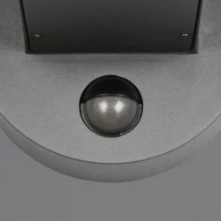 Aplique de exterior Fraser Sensor, gris/aspecto madera, aluminio IP54 E27