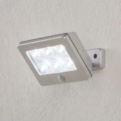 Aplique de exterior Kollig, sensor, funciona con pilas
