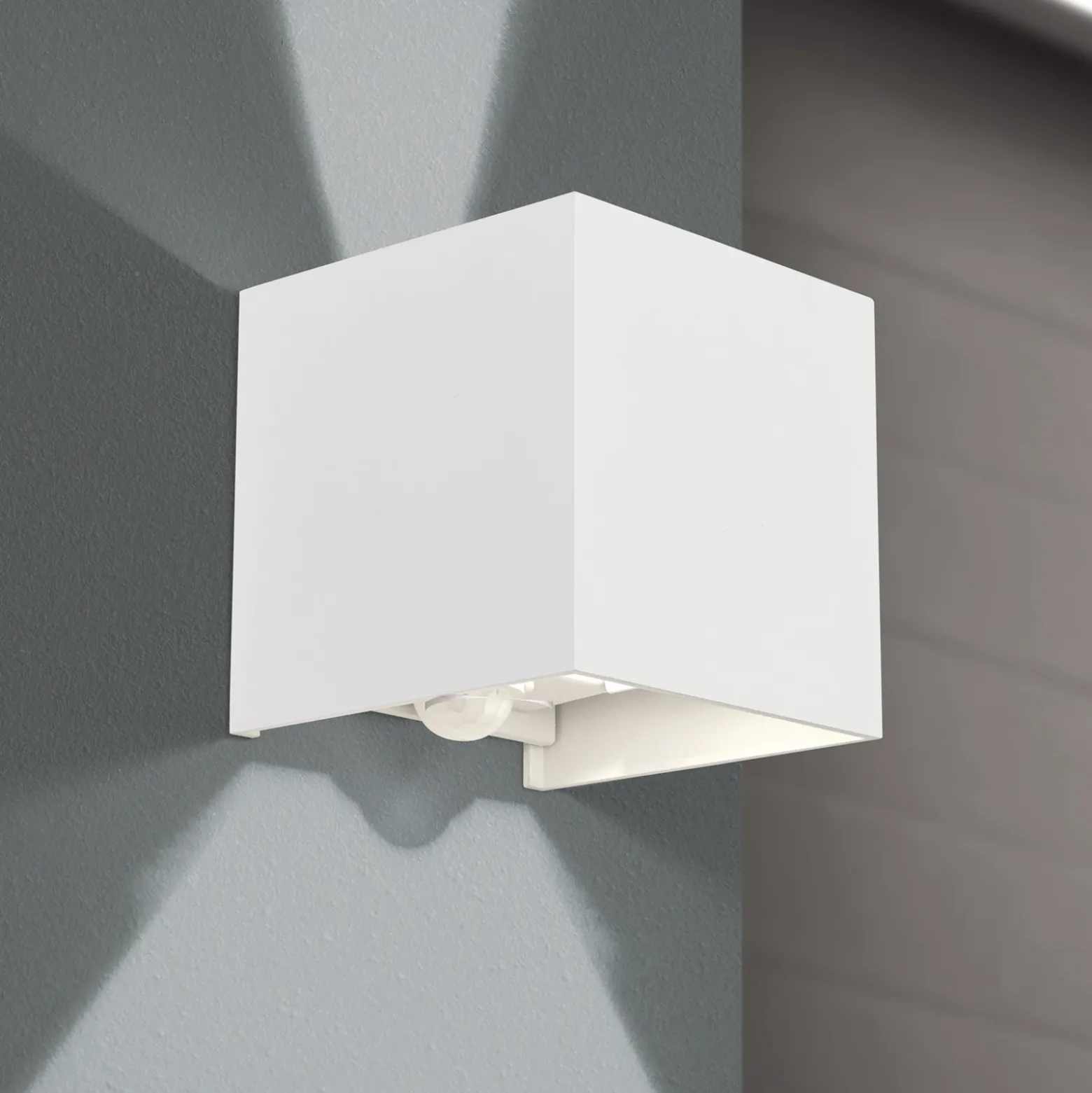 Aplique de exterior LED Cube-S, blanco, metal, detector de movimiento