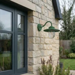Aplique de exterior Lindby Bilma, verde, cristal, 29 cm de altura