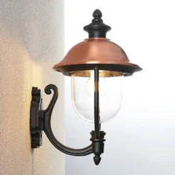 Aplique de exterior Lindby Clint, cobre, montaje en superficie, resistente al