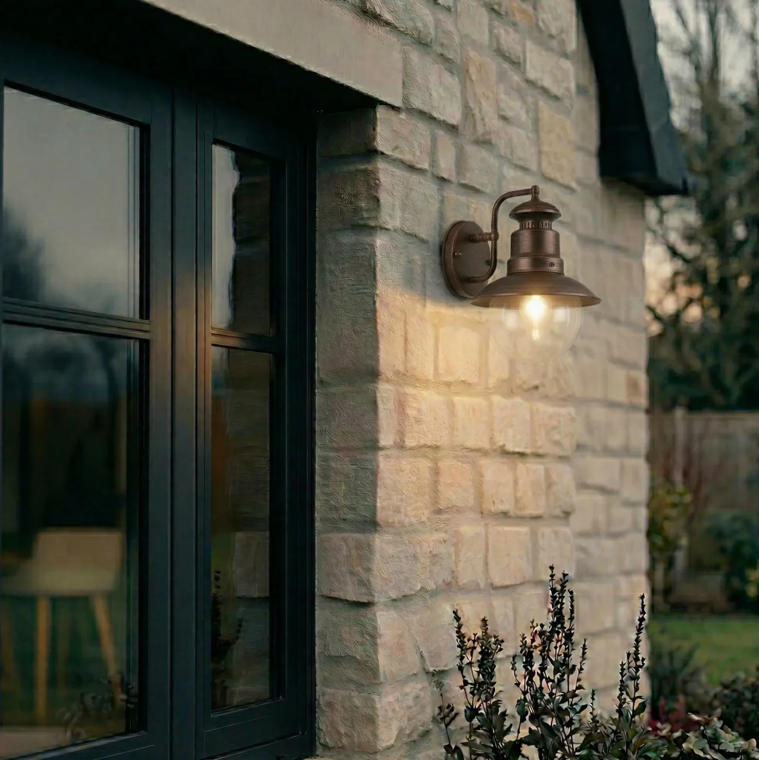 Aplique de exterior Lindby Eddie, color óxido, metal, IP44, E27