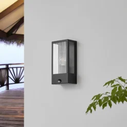 Aplique de exterior Lindby Ilana, negro, sensor, IP44, E27