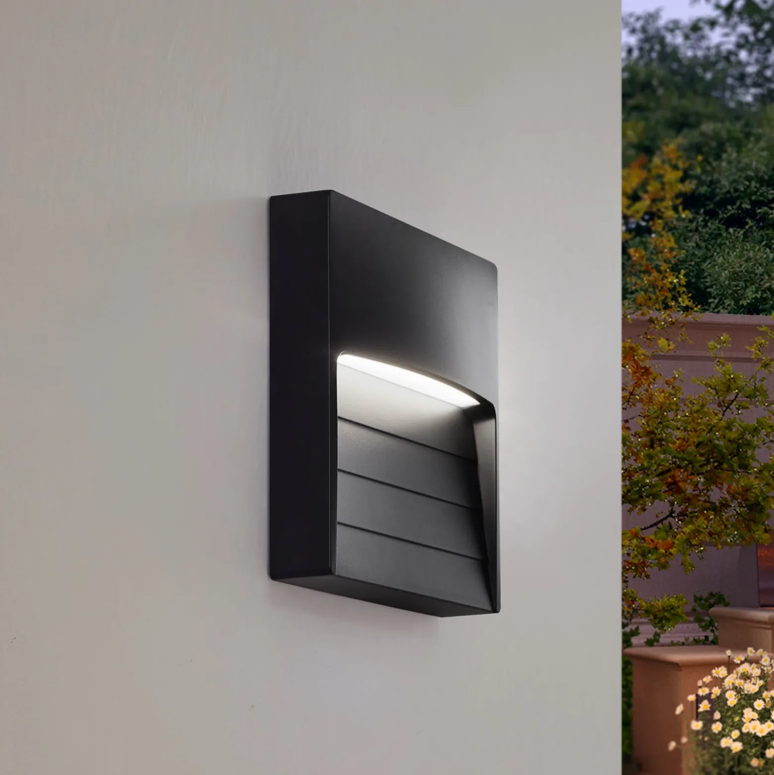 Aplique de exterior Lindby LED Elissa, negro, plástico, CCT