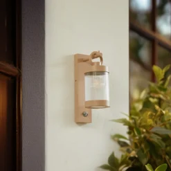Aplique de exterior Lindby Yrene, 20 cm, beige, con sensor, Riffle