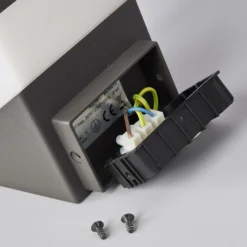 Aplique de exterior Lucande Kiran, gris, metal, IP44, E27