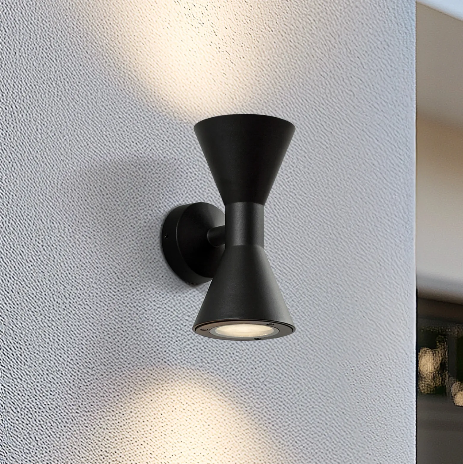 Aplique de exterior Lucande Xalor, negro, IP65, metal, GU10