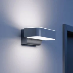 Aplique de exterior STEINEL Smart L 810 C, color antracita, con iluminación