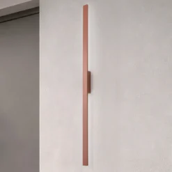 Aplique de pared LED Demi L, rojo ladrillo, aluminio, altura 144 cm, IP54