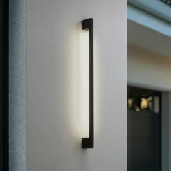 Aplique de pared LED Lindby Neano, 90 cm, negro, metal, IP54