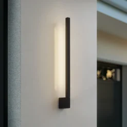Aplique de pared LED Lindby Neano, 60 cm, negro, metal, IP54