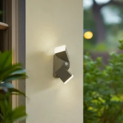 Aplique de pared LED Lindby «Sally», 22 cm, gris, IP54, con sensor