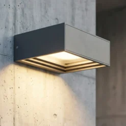 Aplique de pared LED Lucande Ashkan, antracita, IP65