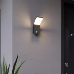 Aplique de pared LED Lucande Timm, sensor, 20 cm, antracita, IP54