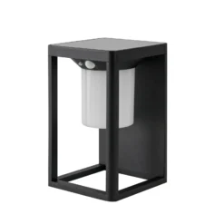 Aplique de pared solar LED Lucande Tilena, negra, aluminio, sensor