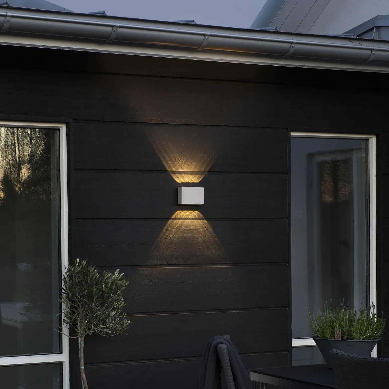 Aplique LED de exterior Chieri, 8 luces, blanco