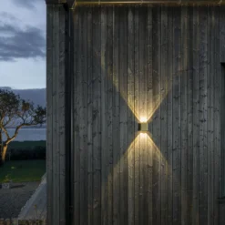 Aplique LED de exterior Chieri, 4 luces de latón