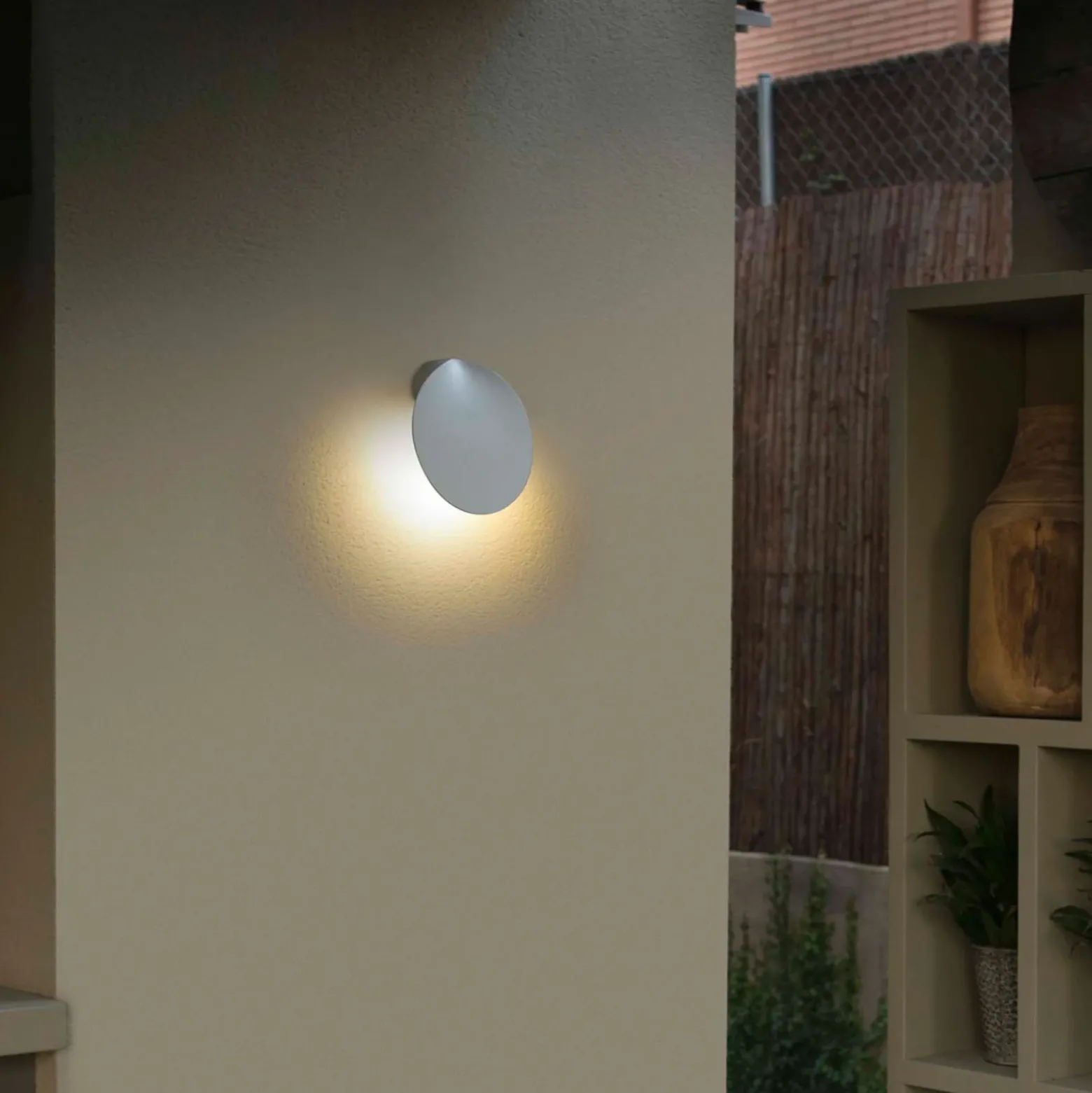 Aplique LED de exterior Lotus en blanco