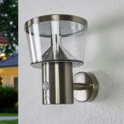 Aplique LED para exterior Antje de Lindby, detector de movimiento, IP44
