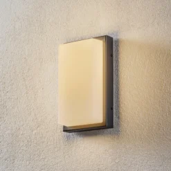 Aplique LED para exterior Babett, acero inoxidable, cristal, sensor