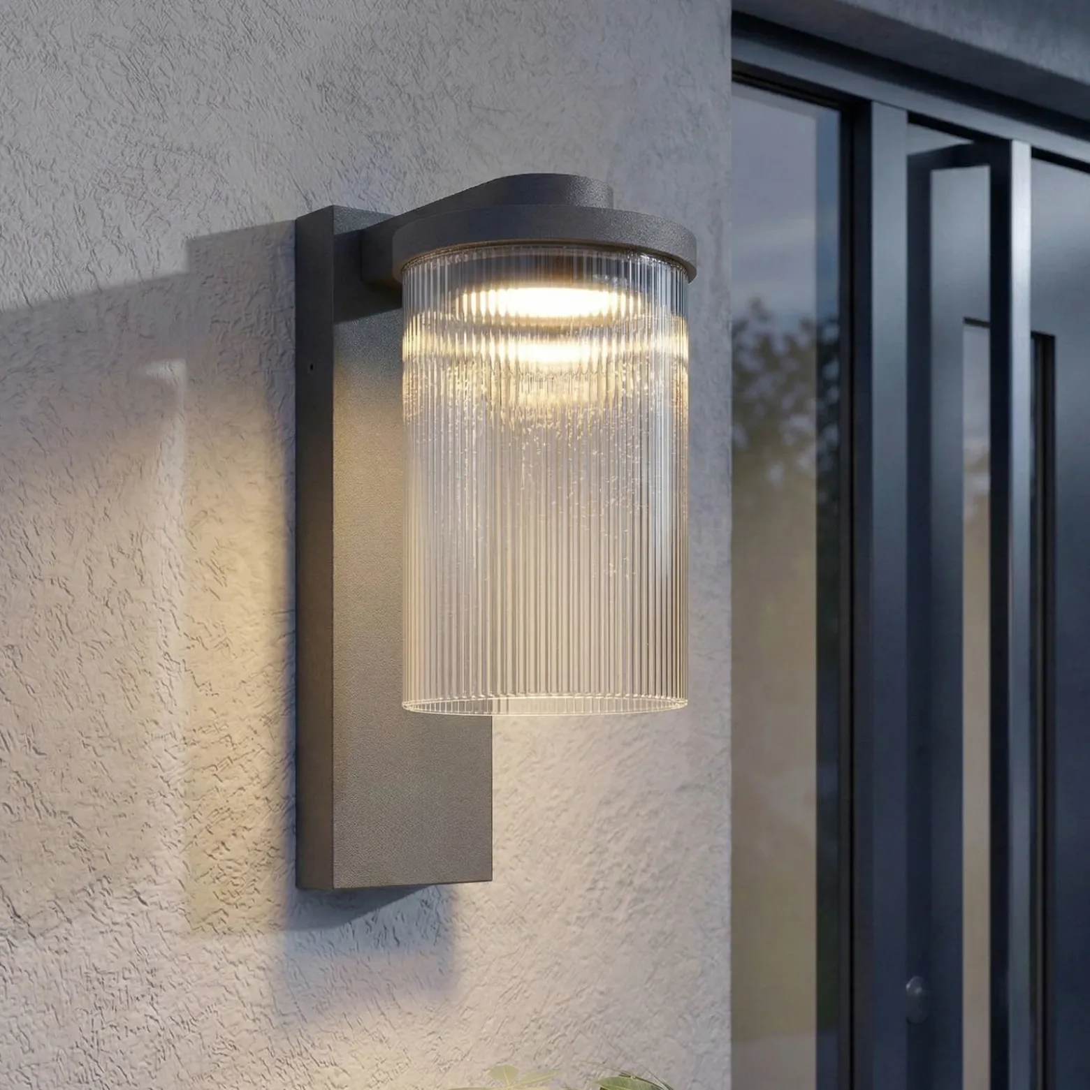Aplique LED para exterior Beelia de Lucande, antracita, estriado