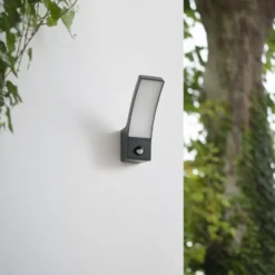 Aplique LED para exterior Ilvita de Lindby, sensor, antracita, IP54