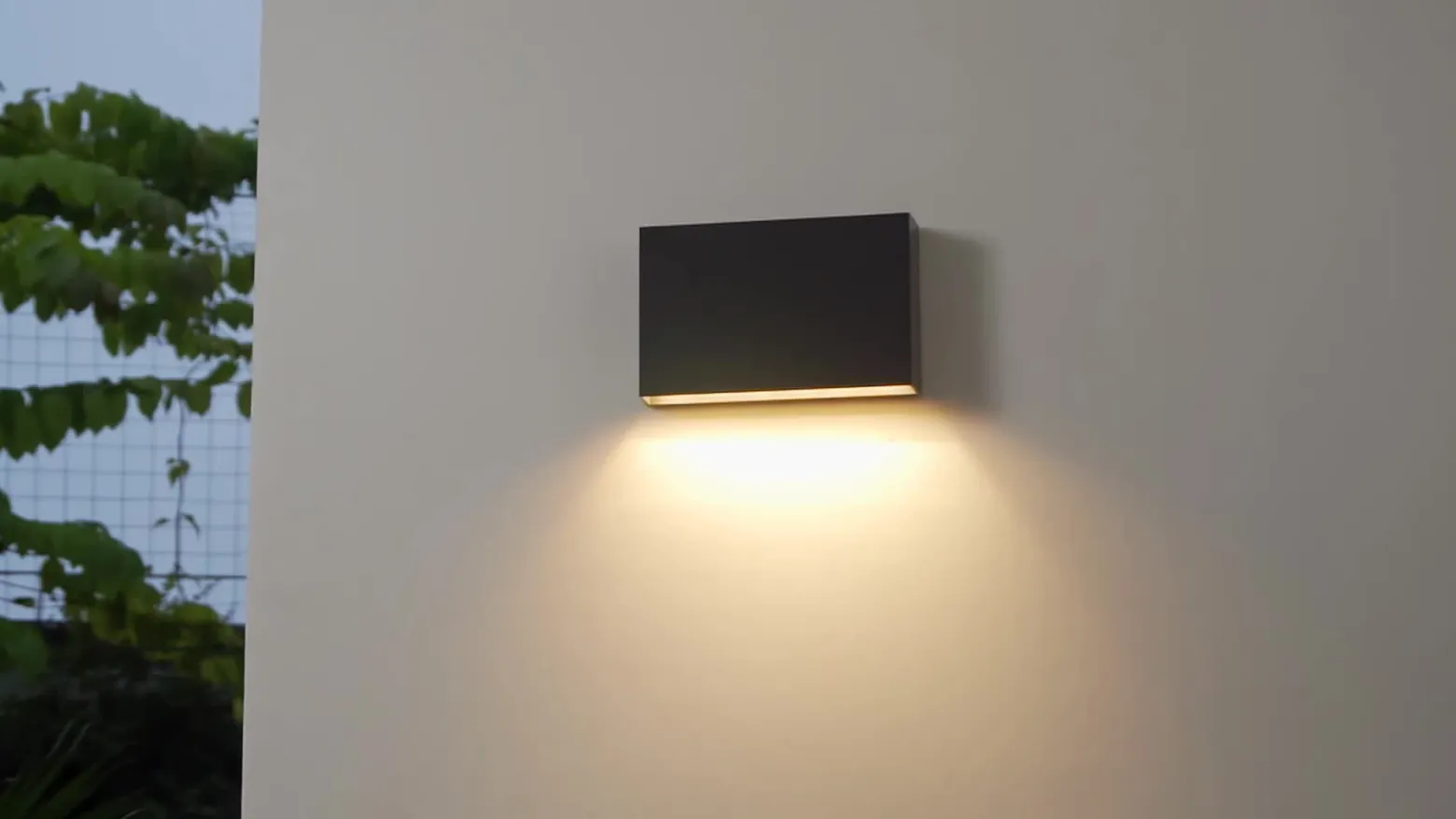 Aplique LED para exterior Jarte de Lindby, 20 cm, down, gris, IP65