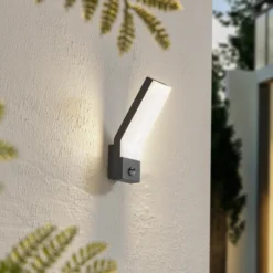 Aplique LED para exterior Korvik de Lindby, 26 cm, antracita, sensor