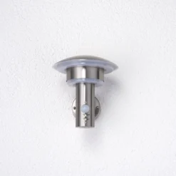 Aplique LED para exterior Lillie de Lindby, sensor, altura 19 cm