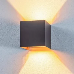 Aplique LED para exterior Lindby Nivar, angular, negro/dorado, 10 cm