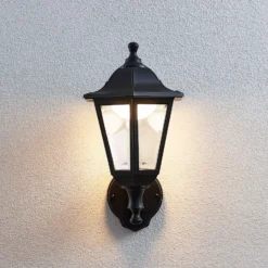 Aplique LED para exterior Lindby Iavo, sensor, negro, farol