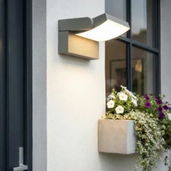 Aplique LED para exterior Lindby Sherin, gris claro, IP54, orientable