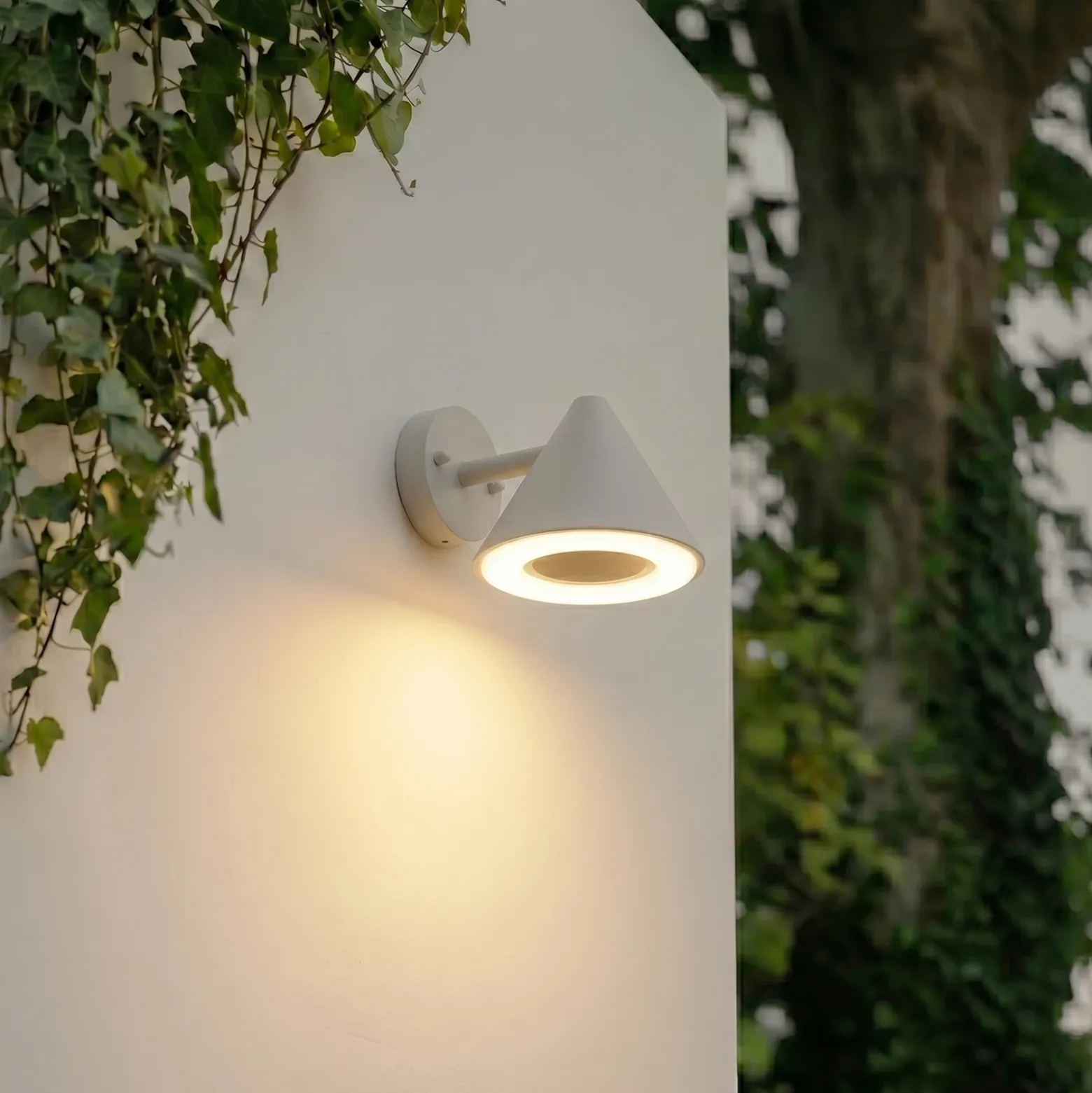 Aplique LED para exterior Lindby Soran, color topo, metal, IP44