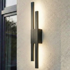 Aplique LED para exterior Lindby «Sakari», negro, aluminio, altura 59 cm