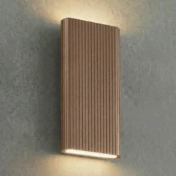 Aplique LED para exterior Lucande Raija, marrón oscuro, altura 40 cm, CCT