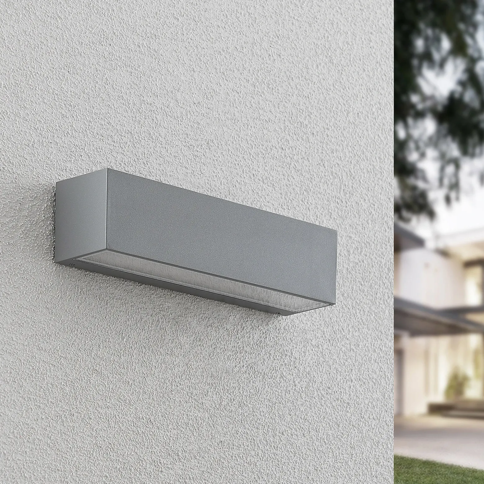Aplique LED para exterior Lucande Lengo, 25 cm, plateada, luz hacia abajo,