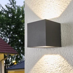 Aplique LED para exterior Lucande Merjem, 10 cm, arriba/abajo, IP54