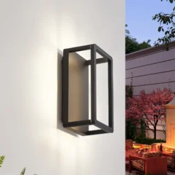 Aplique LED para exterior Lucande Thorvid, altura 26 cm, negro