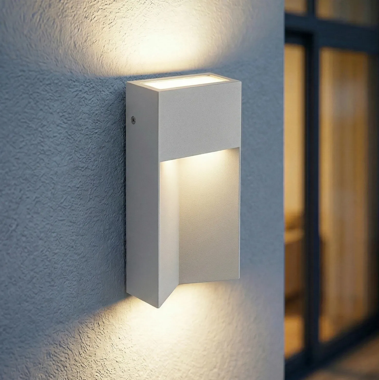 Aplique LED para exterior Lucande Kaholo, gris claro, CCT, IP44