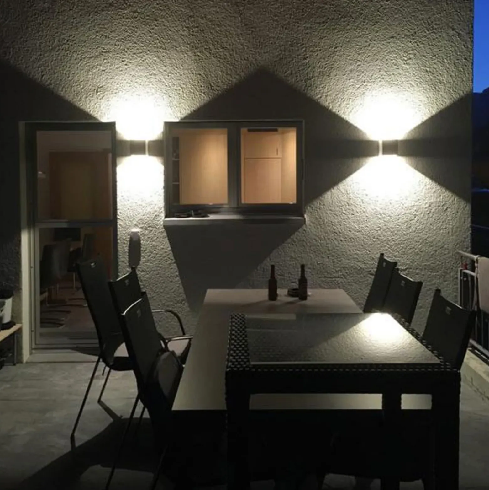 Aplique LED para exterior Riak en gris hormigón