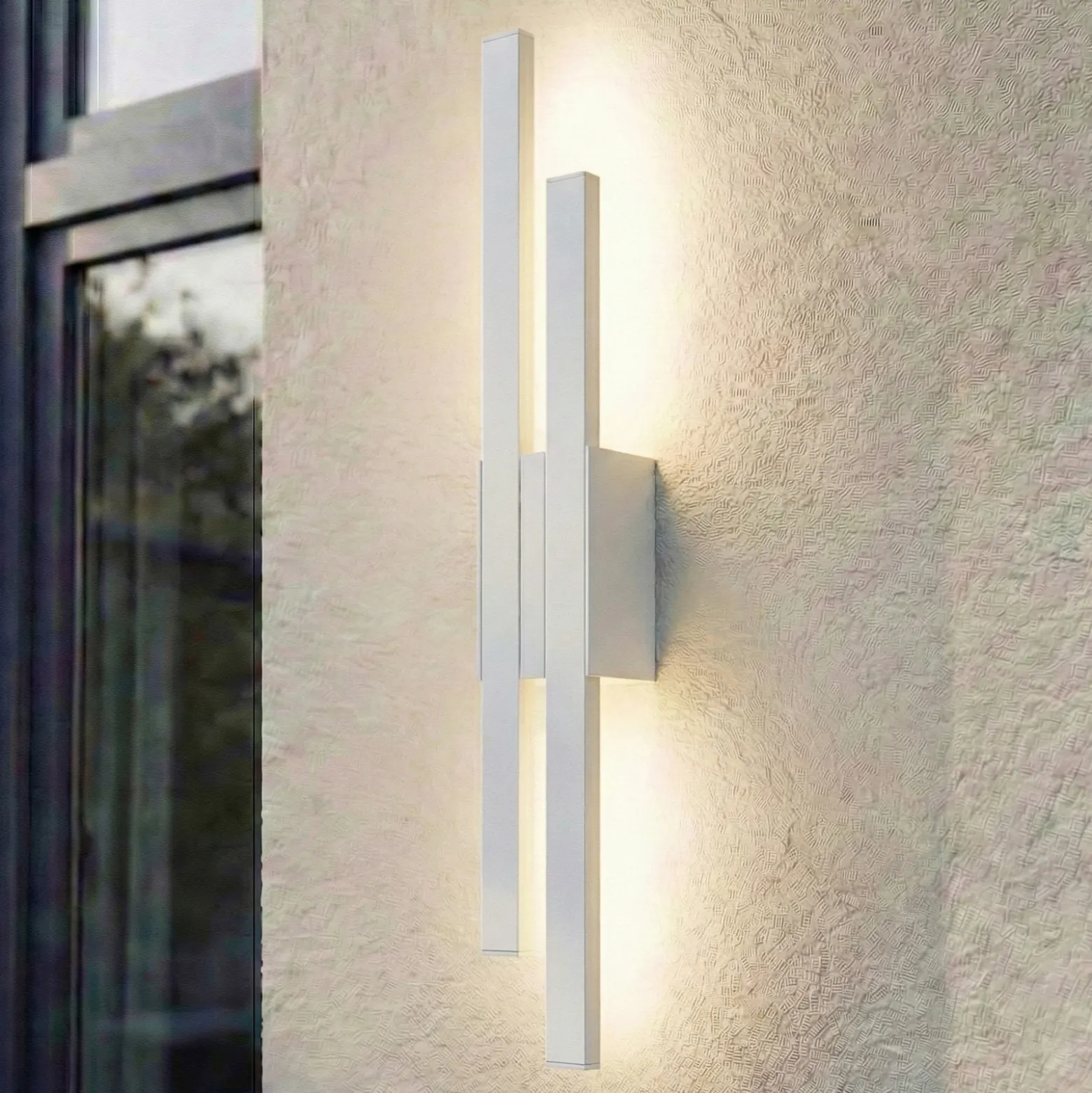 Aplique LED para exterior Sakari de Lindby, blanco, aluminio, altura 59 cm