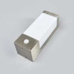 Aplique LED para exterior Severina de Lindby, 25 cm, sensor, acero