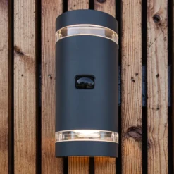 Aplique para exterior con sensor FOCUS ROUND, gris oscuro, 2 x GU10, IP44