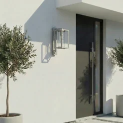 Aplique para exterior Lucande Ferda, portalámpara inferior, gris claro, IP44