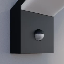 Arcchio Aplique LED para exterior Yolena, sensor, antracita, aluminio