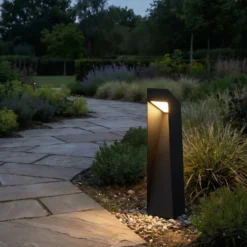 Baliza LED Lucande Louran, 55 cm, negra, luz hacia arriba y hacia abajo