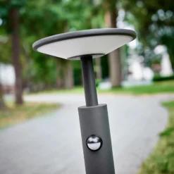 Bolardo luminoso LED Fenia de Lucande, 60 cm, sensor, IP54, antracita