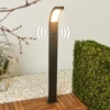 Bolardo luminoso LED Juvia de Lucande, 100 cm, detector de movimiento, IP54