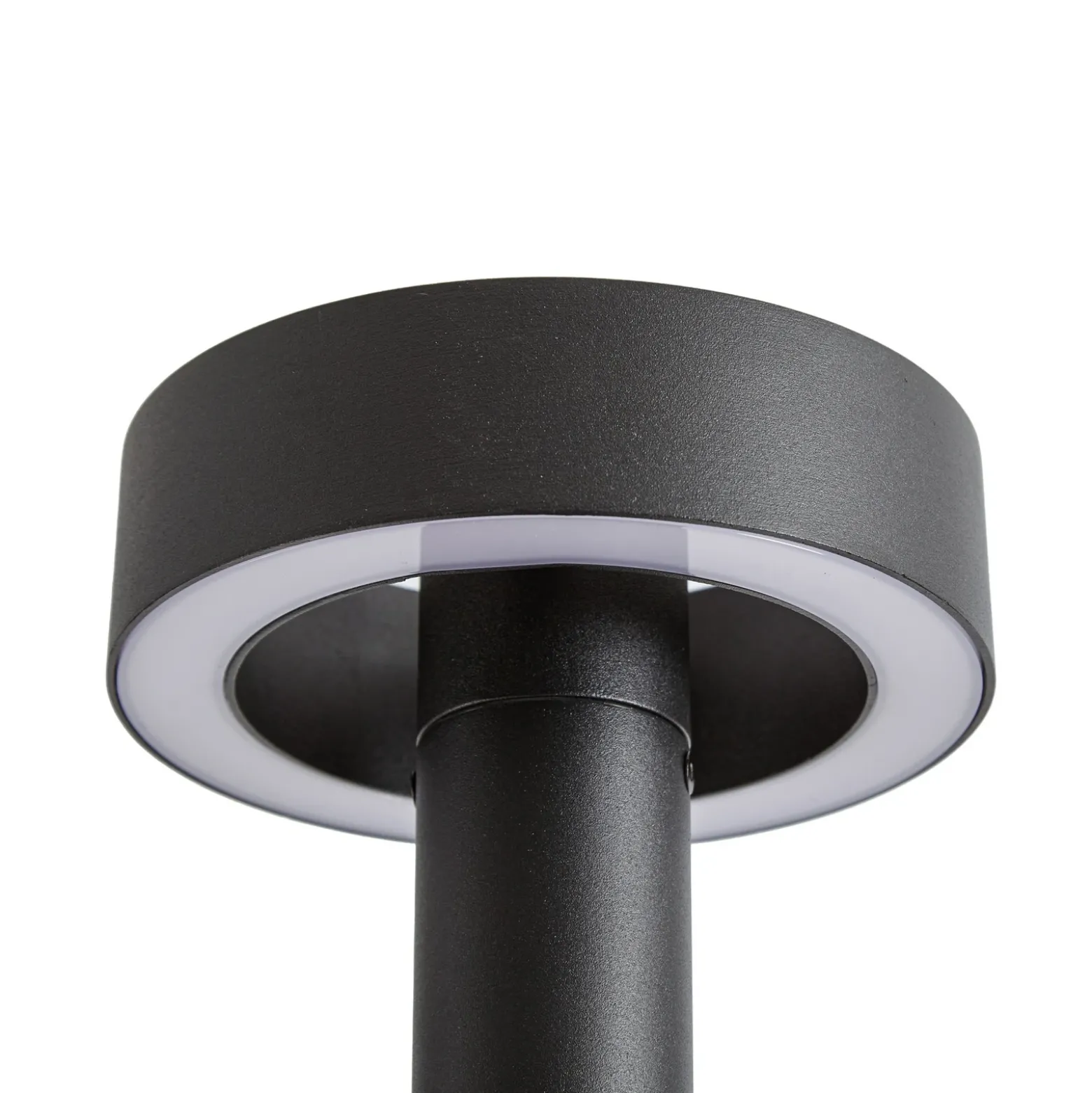 Bolardo luminoso LED Lucande Nirella, 60 cm, negro, CCT, con sensor